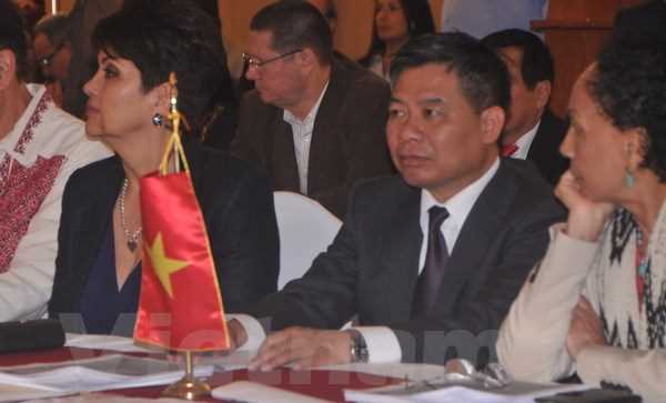 Việt Nam ủng hộ phong tr&agrave;o c&aacute;nh tả v&igrave; h&ograve;a b&igrave;nh v&agrave; thịnh vượng