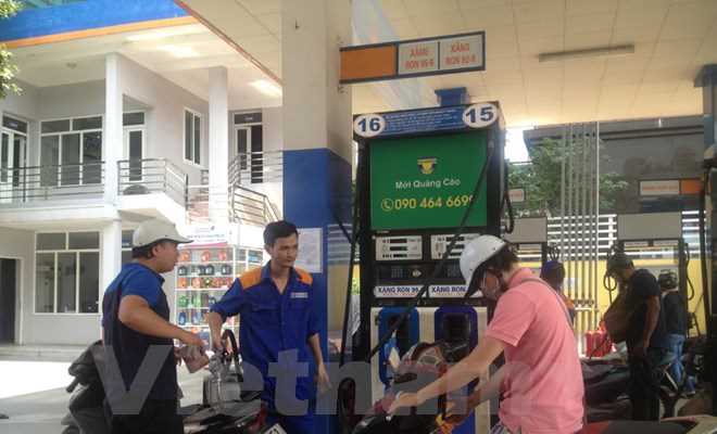 Tiếp tục tăng giá các mặt hàng dầu, giữ nguyên giá xăng Ron 92 và E5