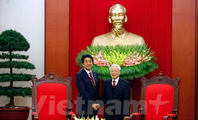 Những h&igrave;nh ảnh ấn tượng về chuyến thăm Việt Nam của Thủ tướng Abe
