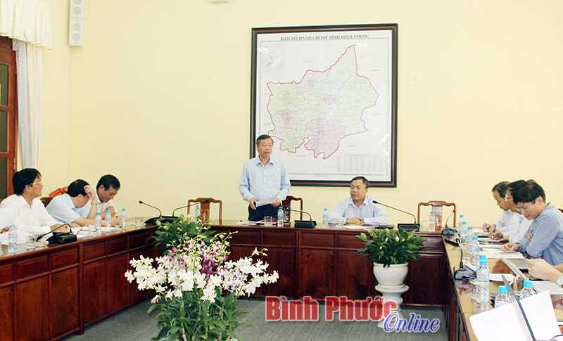 Xem xét vị trí phát triển các dự án điện mặt trời trên địa bàn tỉnh