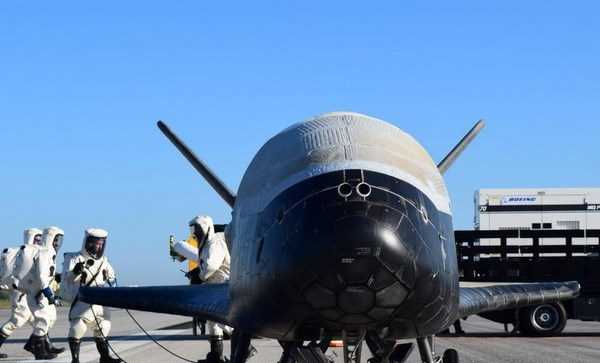 Tàu vũ trụ không người lái X-37B của Mỹ hoàn tất sứ mệnh bí mật