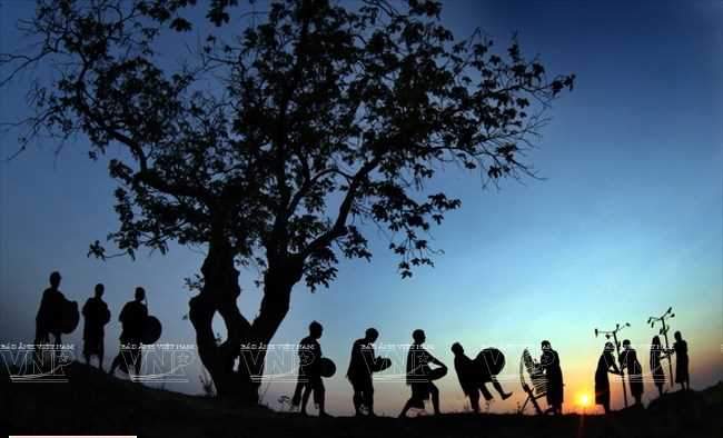 Cồng chi&ecirc;ng - sứ giả văn h&oacute;a kết nối du kh&aacute;ch với đại ng&agrave;n T&acirc;y Nguy&ecirc;n