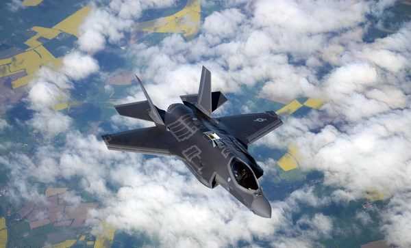 Mỹ dừng bay hàng chục chiến đấu cơ F-35 sau sự cố cung cấp oxy