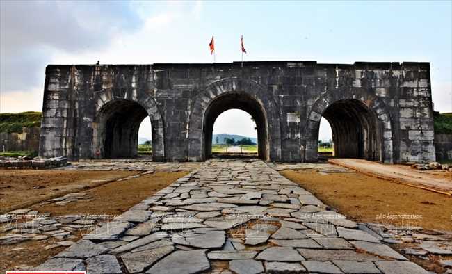 B&iacute; ẩn Di sản Th&agrave;nh đ&aacute; nh&agrave; Hồ