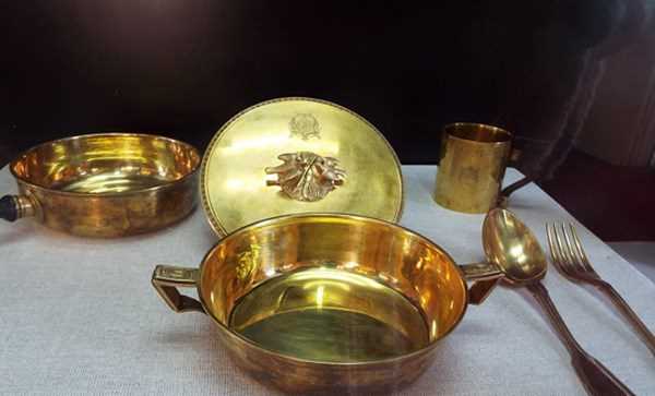 Trưng b&agrave;y bảo vật cung đ&igrave;nh triều Nguyễn tại Bảo t&agrave;ng L&acirc;m Đồng