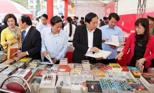 Giỗ Tổ H&ugrave;ng Vương - Lễ hội Đền H&ugrave;ng 2017: Nhiều hoạt động văn h&oacute;a đặc sắc