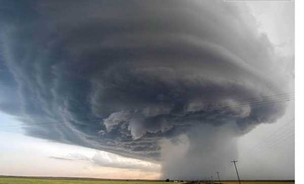 Dự báo thời tiết 2017: Vòi rồng nguy hiểm lại xuất hiện ở Việt Nam