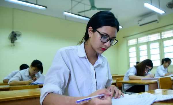 Thi T​HPT quốc gia 2017: Đình chỉ thi 37 thí sinh sau buổi thi đầu