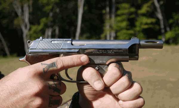 Cần quy định r&otilde; trong luật c&aacute;c trường hợp được nổ s&uacute;ng