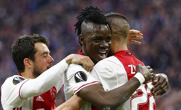 Ajax đặt 1 chân vào chung kết sau chiến thắng "hủy diệt" Lyon
