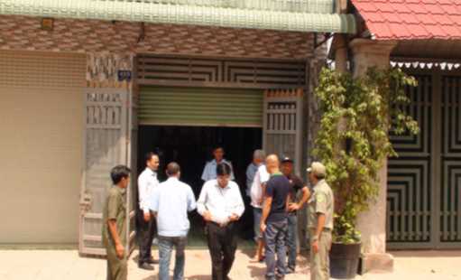 Khởi tố bắt tạm giam chủ nh&agrave; nhốt 6 c&aacute;n bộ phường ở Đồng Nai