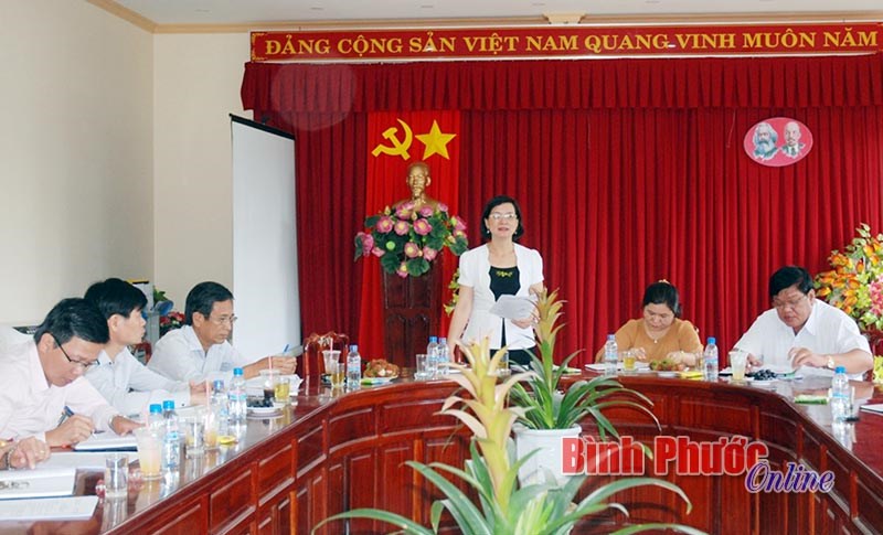 Ban Tuy&ecirc;n gi&aacute;o Tỉnh ủy khảo s&aacute;t c&ocirc;ng t&aacute;c tuy&ecirc;n gi&aacute;o tại Chơn Th&agrave;nh, B&igrave;nh Long