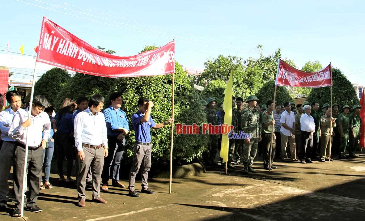 BÙ ĐỐP: Ra quân bảo vệ môi trường