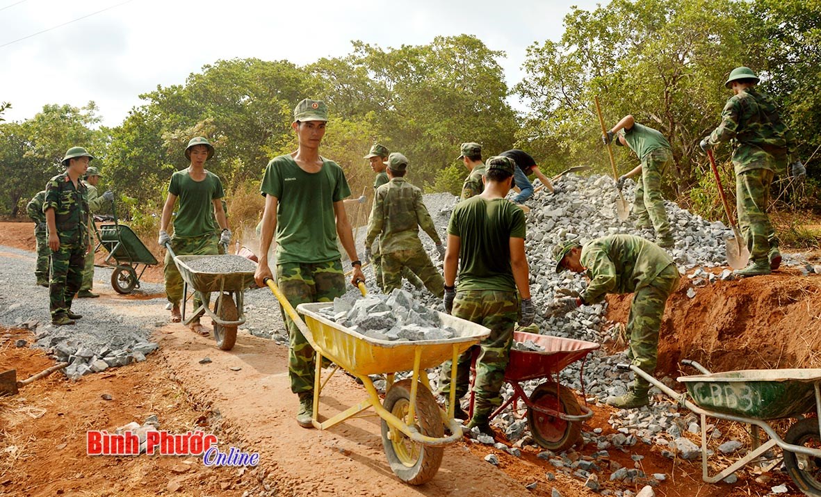 Tuổi trẻ LLVT tỉnh xứng danh bộ đội Cụ Hồ
