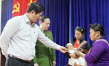 Bắt giữ đối tượng bắt c&oacute;c trẻ sơ sinh b&aacute;n sang Trung Quốc