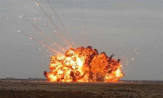 Nga tung siêu bom sức mạnh kinh hoàng, đáng sợ hơn cả 'bom mẹ' của Mỹ