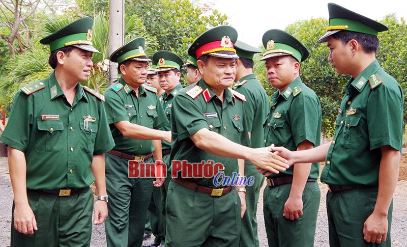 Bộ tổng tham mưu l&agrave;m việc với lực lượng vũ trang tỉnh