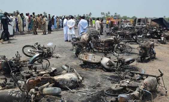 Vụ cháy xe chở dầu: Số người chết đã vượt 150, Thủ tướng Pakistan tức tốc về nước