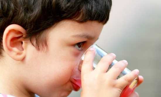 Bốn bệnh nguy hiểm trẻ thường mắc khi nắng nóng và cách phòng tránh