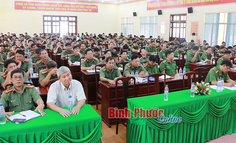 C&ocirc;ng an tỉnh sinh hoạt ch&iacute;nh trị về tư tưởng, đạo đức, phong c&aacute;ch Hồ Ch&iacute; Minh