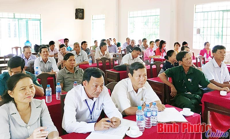 Đại biểu HĐND tỉnh tiếp x&uacute;c cử tri B&igrave;nh Long, Đồng Ph&uacute;, Lộc Ninh