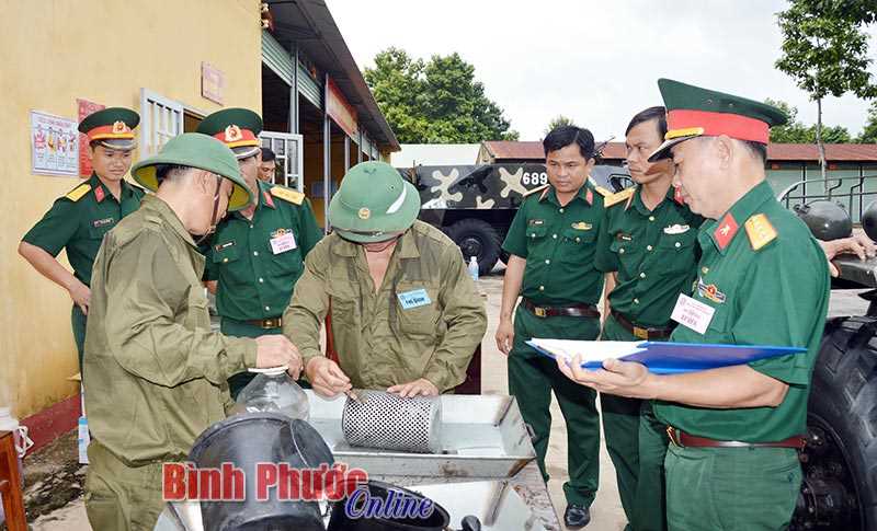 Đại đội thiết gi&aacute;p: 100% l&aacute;i xe đạt danh hiệu l&aacute;i xe an to&agrave;n