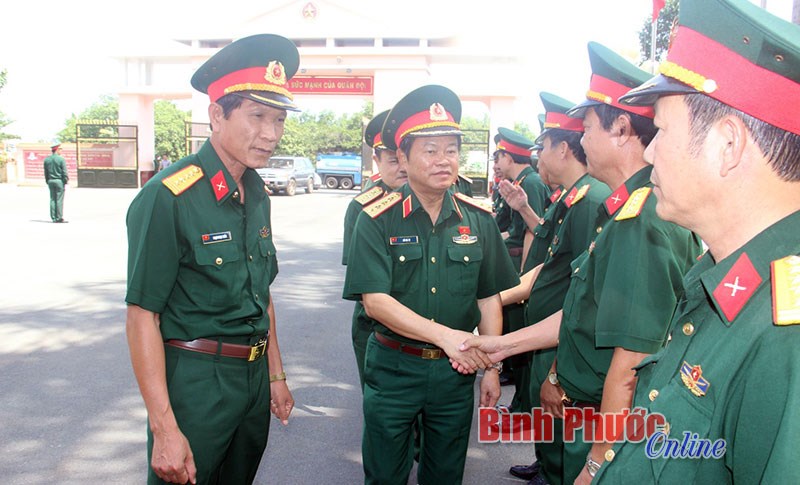 Đại tướng Đỗ B&aacute; Tỵ, Ph&oacute; chủ tịch Quốc hội l&agrave;m việc tại Binh đo&agrave;n 16