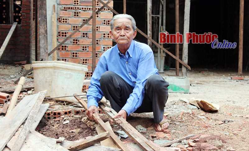 Đảng vi&ecirc;n Đặng Thanh H&ugrave;ng t&iacute;ch cực học v&agrave; l&agrave;m theo B&aacute;c