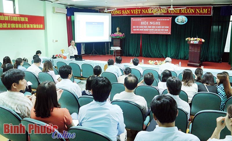 Đạo đức v&agrave; ph&aacute;p luật l&agrave;m n&ecirc;n nền b&aacute;o ch&iacute; nh&acirc;n văn