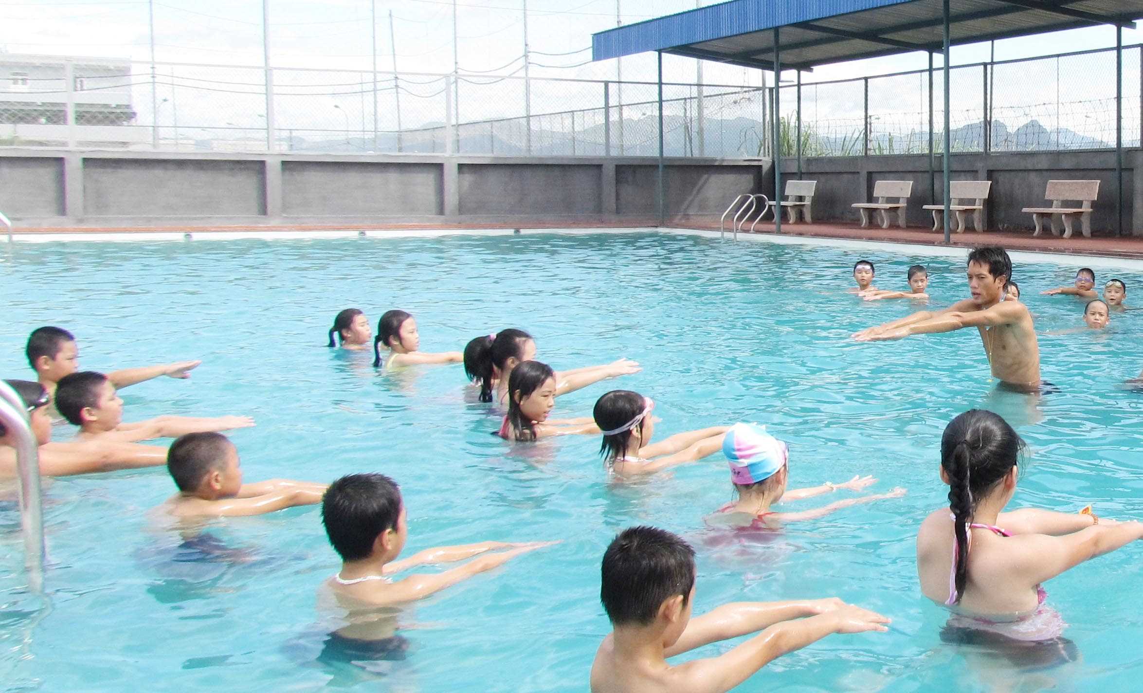 Đồng Xoài phổ cập bơi lội và kỹ năng phòng, chống đuối nước cho trẻ dịp hè