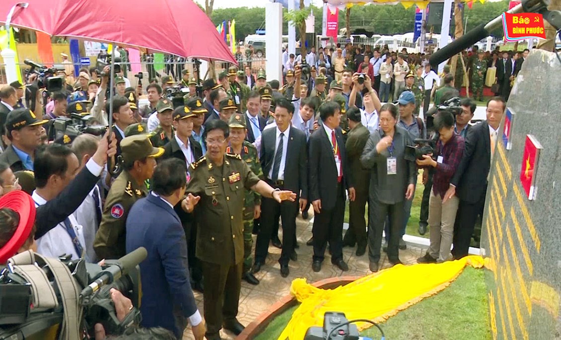 [Video] Thủ tướng Hun Sen thực hiện lại hành trình tìm đường cứu nước tại Bình Phước