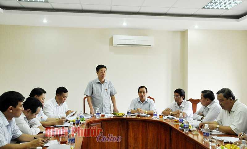 Đo&agrave;n c&ocirc;ng t&aacute;c Ban Tuy&ecirc;n gi&aacute;o Trung ương khảo s&aacute;t việc thực hiện Đề &aacute;n trang bị s&aacute;ch ở cơ sở