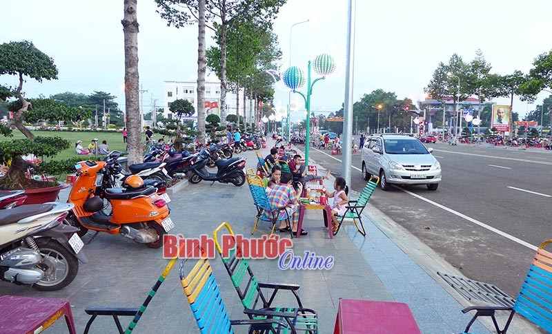 Sẽ sắp xếp khu vực buôn bán riêng và lập lại trật tự tại Quảng trường 23-3