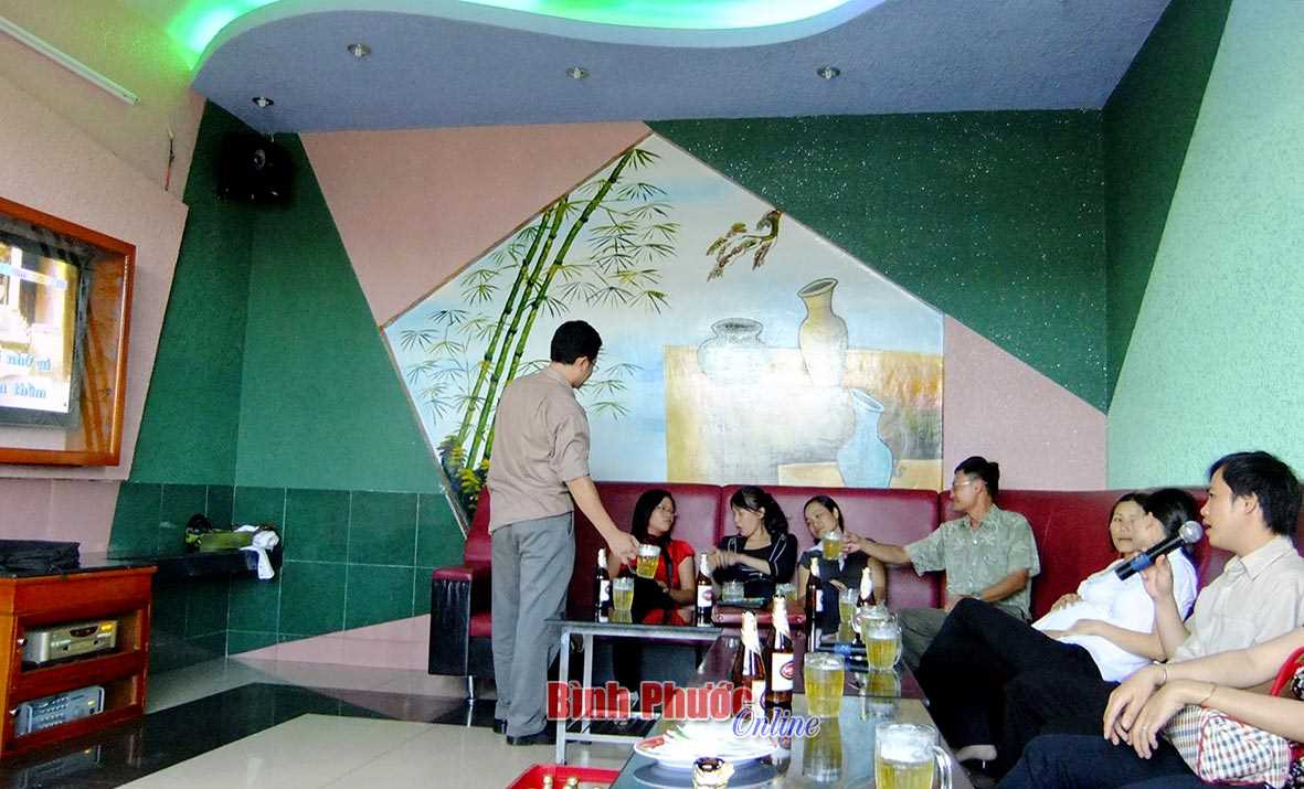 Hát karaoke có phải trả tiền bản quyền?