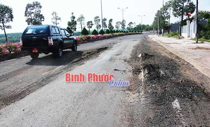 Đường Hồ Xu&acirc;n Hương l&uacute;n sụt