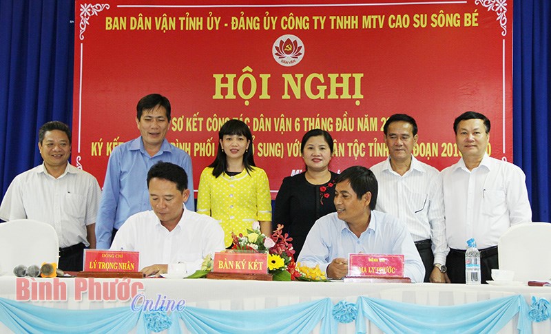 C&ocirc;ng t&aacute;c d&acirc;n vận phải hướng về cơ sở bằng những việc l&agrave;m cụ thể