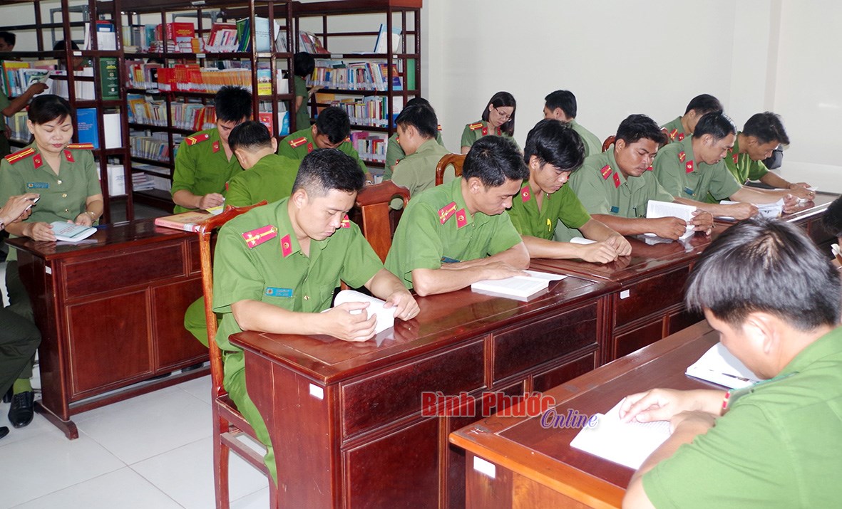 Công an tỉnh hưởng ứng Ngày sách Việt Nam