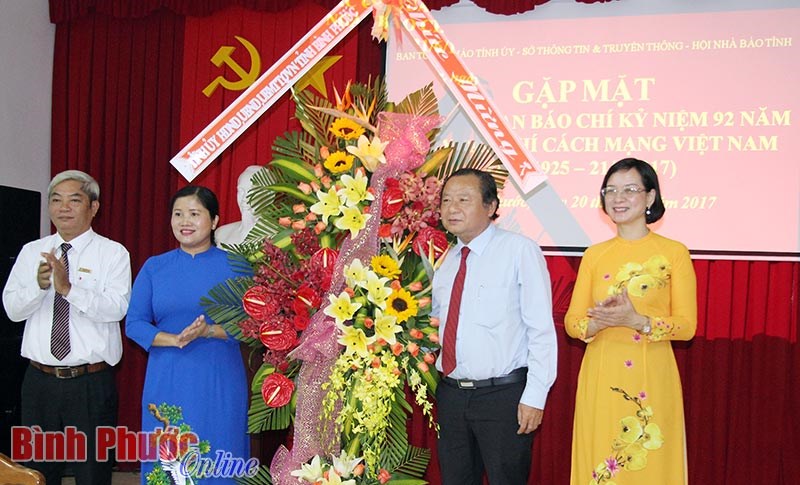 Người l&agrave;m b&aacute;o B&igrave;nh Phước phải lu&ocirc;n giữ trọn &ldquo;t&acirc;m s&aacute;ng, l&ograve;ng trong&rdquo;