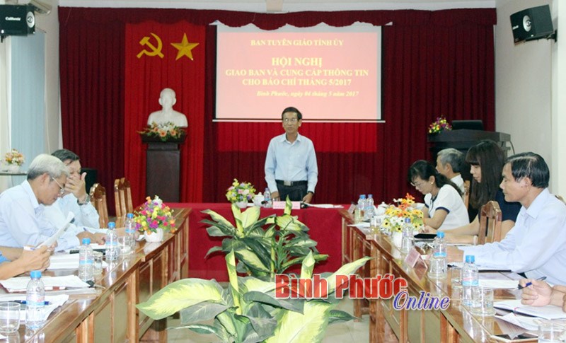 Giao ban v&agrave; cung cấp th&ocirc;ng tin cho b&aacute;o ch&iacute; th&aacute;ng 5-2017