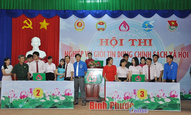 Ng&acirc;n h&agrave;ng Ch&iacute;nh s&aacute;ch x&atilde; hội thi nghiệp vụ giỏi