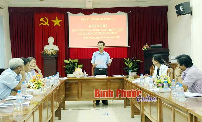Hội nghị giao ban b&aacute;o ch&iacute; v&agrave; định hướng tuy&ecirc;n truyền th&aacute;ng 6-2017