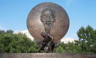 Lấp lánh những tượng đài Bác Hồ ở nước ngoài