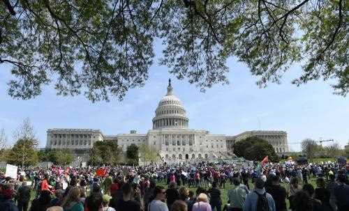Biểu tình kêu gọi Tổng thống Donald Trump công khai hồ sơ thuế 