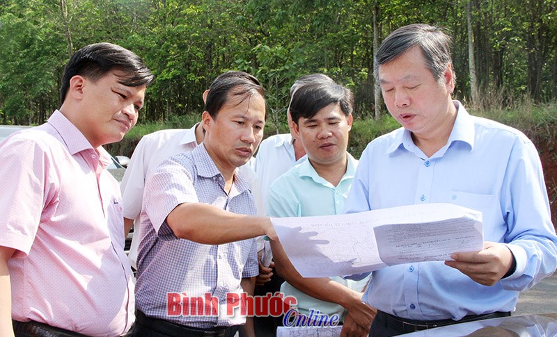 Khảo sát đường tránh quốc lộ 13 đoạn qua thị trấn Lộc Ninh