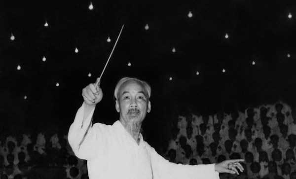 “Bác bắt nhịp bài ca Kết đoàn”: Vinh danh nhiếp ảnh Thông tấn