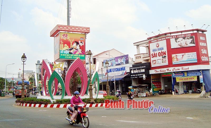 L&agrave;m theo B&aacute;c, c&aacute;n bộ, đảng vi&ecirc;n phải gương mẫu đi đầu