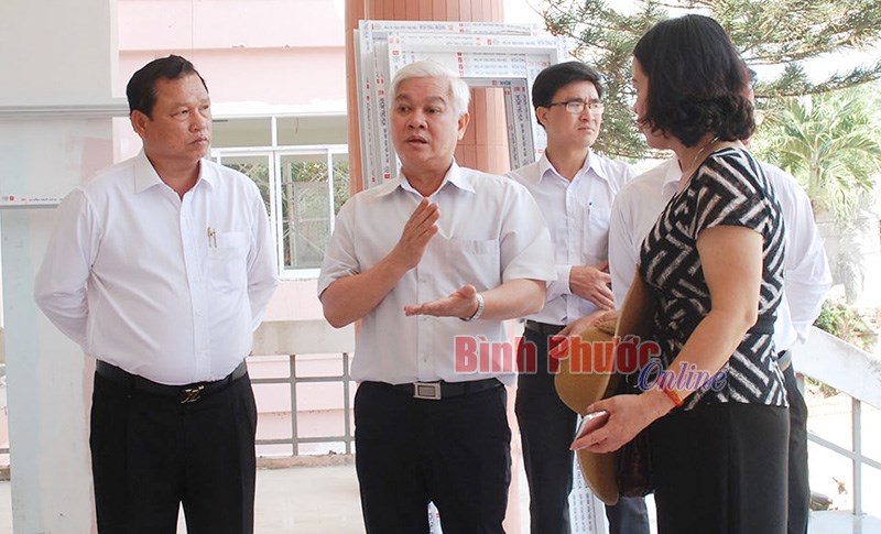 L&atilde;nh đạo tỉnh kiểm tra tiến độ đường Đồng Ph&uacute; - B&igrave;nh Dương v&agrave; Trung t&acirc;m H&agrave;nh ch&iacute;nh c&ocirc;ng