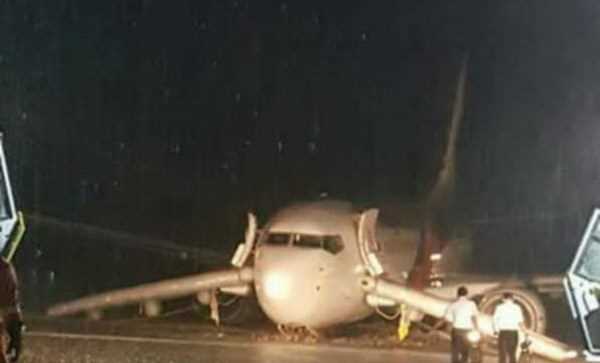 Máy bay Malaysia chở 67 khách bị trượt khỏi đường băng