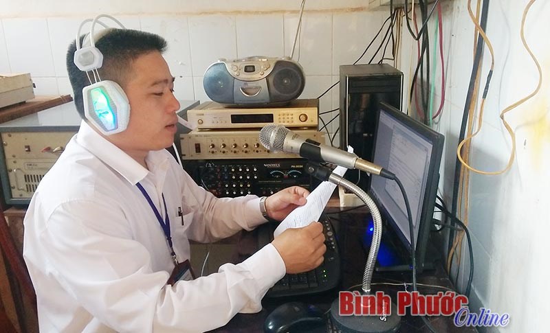 Những người gắn b&oacute; với truyền thanh cơ sở