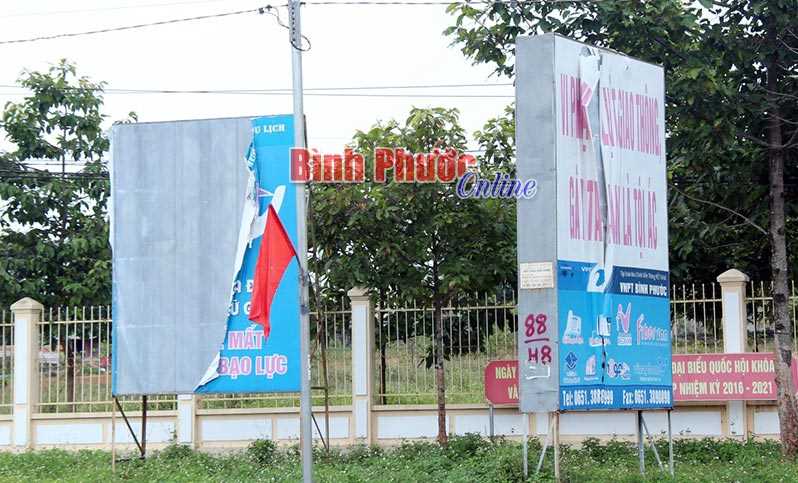 Pa-n&ocirc; cần được thay mới